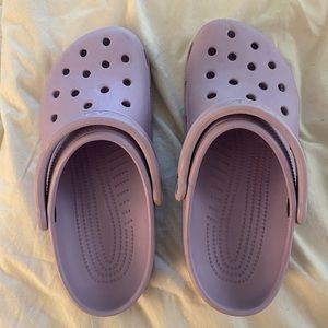 Women’s crocs, purple, size 7